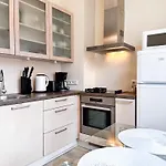 10 Min To Old Town - Free Parking - Work Station Appartement *