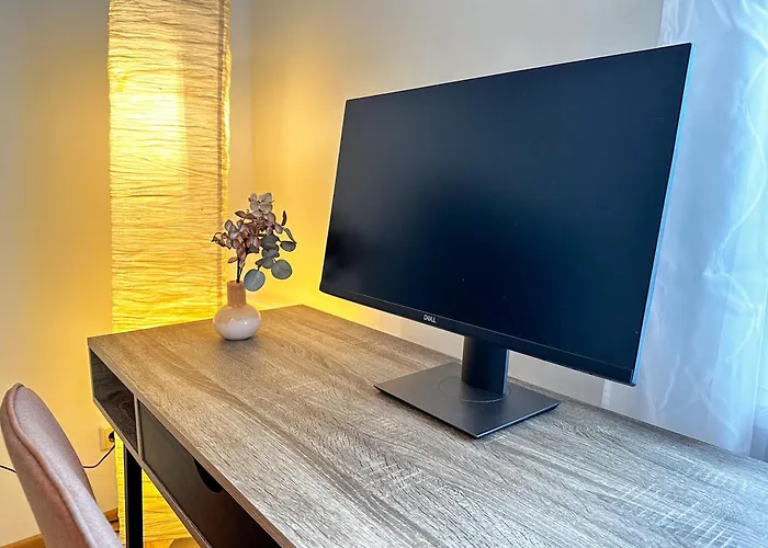 10 Min To Old Town - Free Parking - Work Station Apartament Tallin