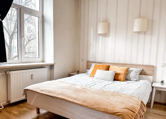 10 Min To Old Town - Free Parking - Work Station Talin