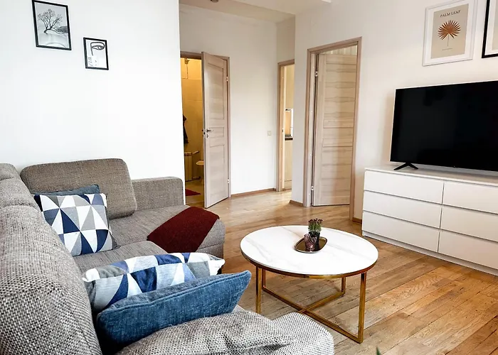 10 Min To Old Town - Free Parking - Work Station * Talin