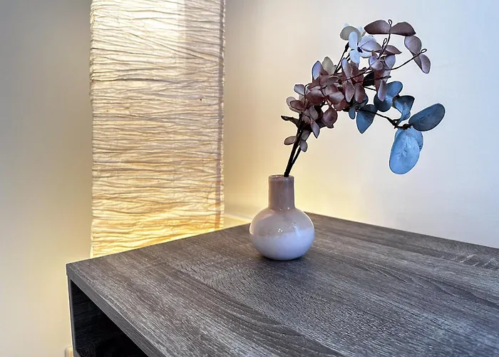 10 Min To Old Town - Free Parking - Work Station *