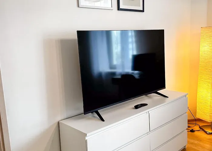 10 Min To Old Town - Free Parking - Work Station