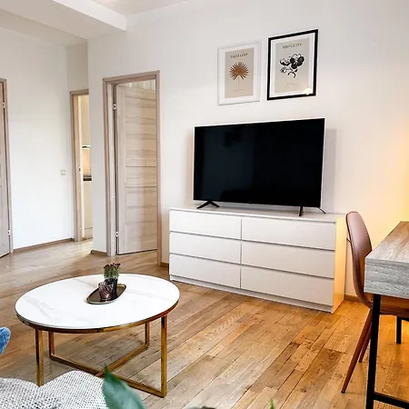 10 Min To Old Town - Free Parking - Work Station Tallinn